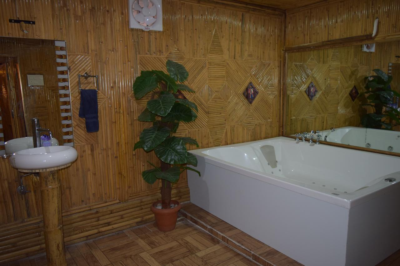 Hotel Raj Palace Rishīkesh Екстериор снимка