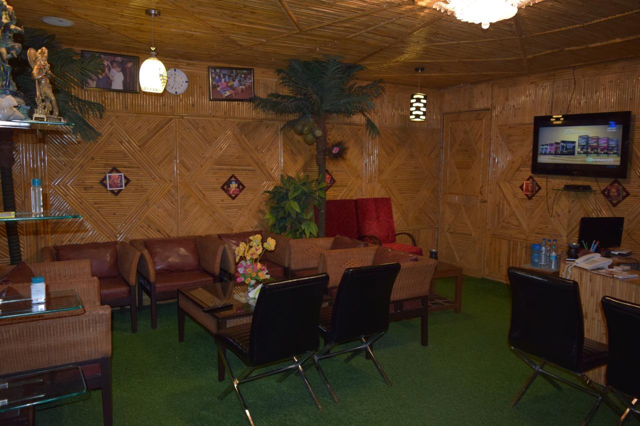 Hotel Raj Palace Rishīkesh Екстериор снимка